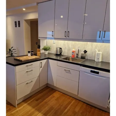 Med Naerhet Til Sjo, Skog Og Fjell * Tromsø